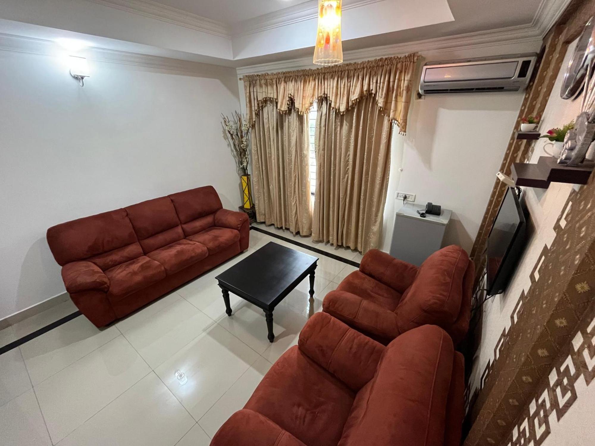 Gee Bee Palace Angamali Luaran gambar