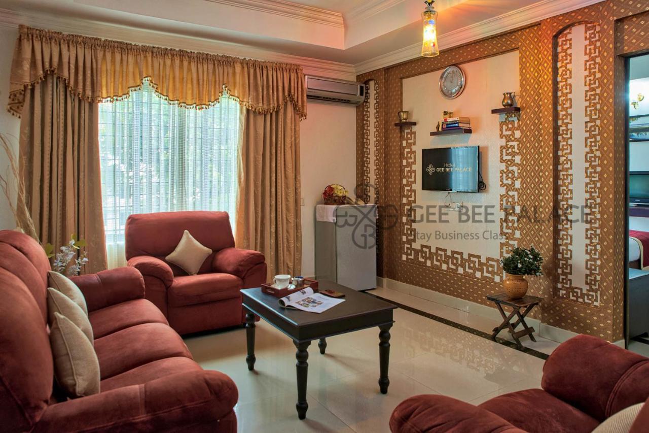Gee Bee Palace Angamali Luaran gambar